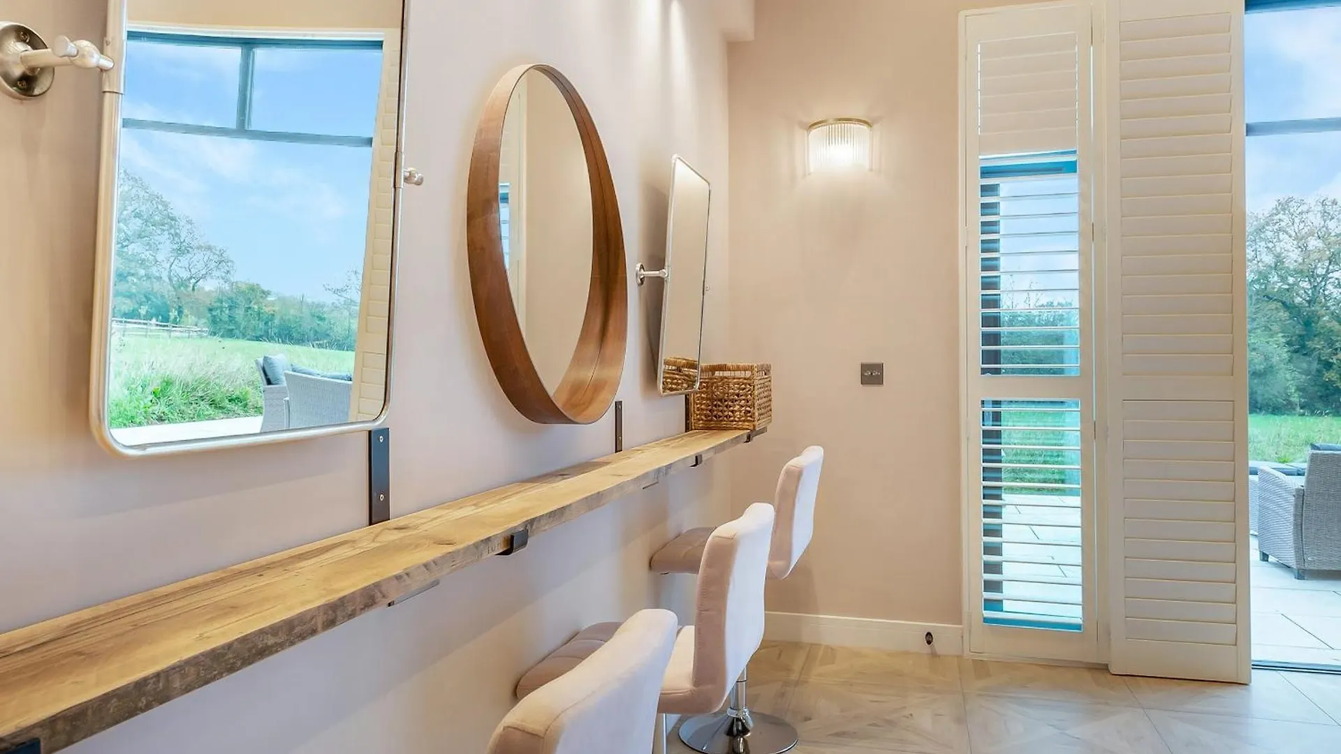 Ohso Cabin Exeter Holiday home